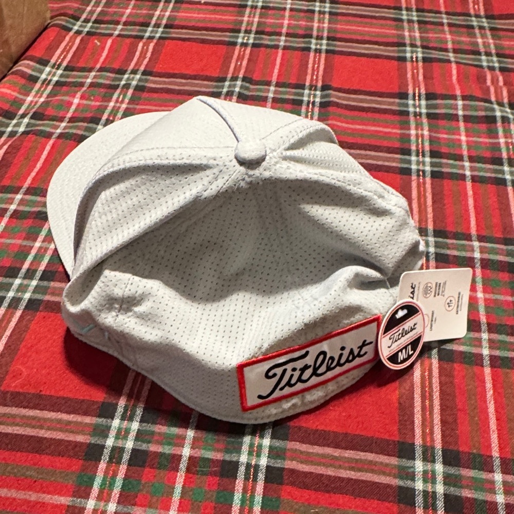 Titleist Light Gray Hat with Sky Blue Logo NWT - Picture 2 of 2